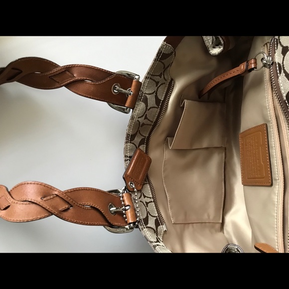 Authentic Coach signature handbag - Picture 6 of 8